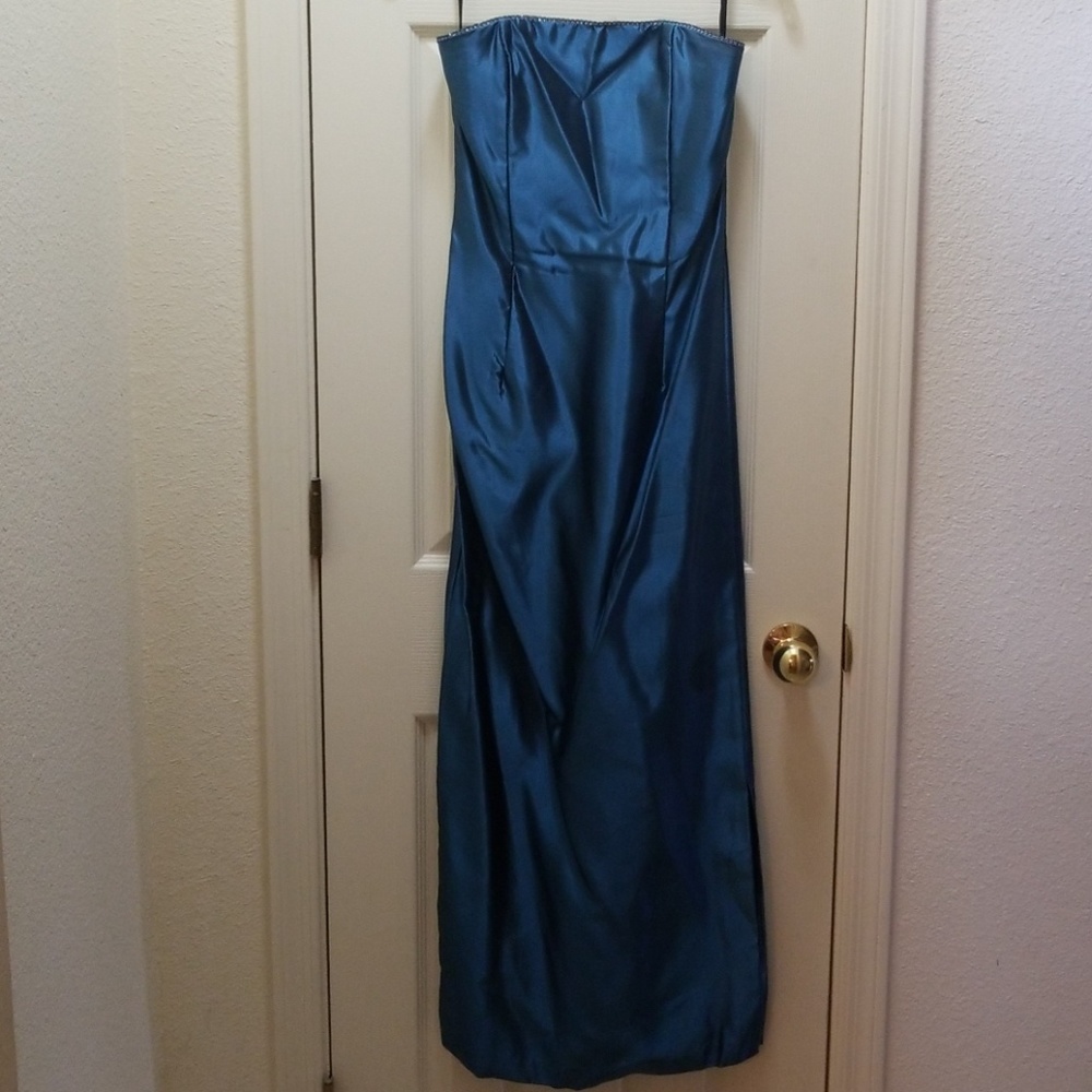 Jessica McClintock Sapphire Blue strapless dress